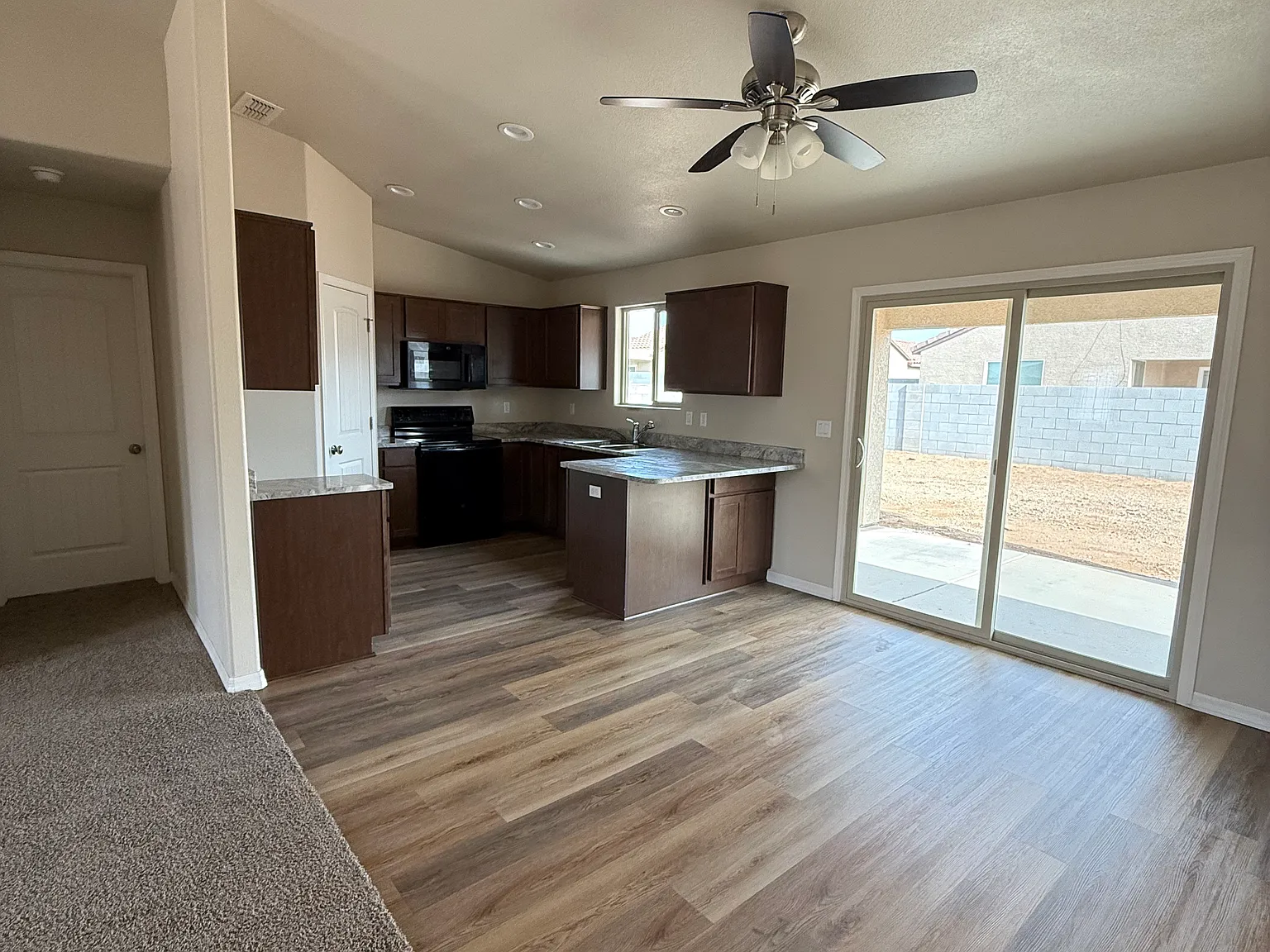 3 bed, 1205 sqft, $1,575 — Photo 3