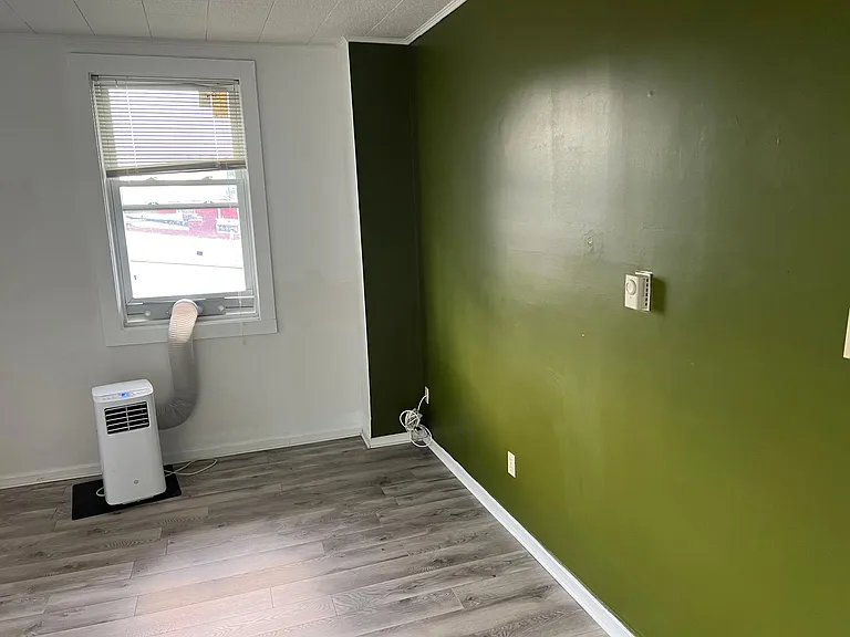 87 S Market St #4 — Photo 1