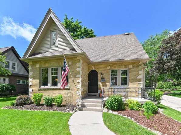 1117 Kavanaugh PLACE, Wauwatosa, WI 53213
