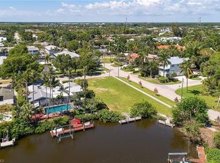 1690 Chesapeake Ave LOT 1, Naples, FL 34102