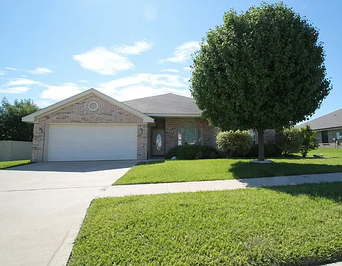 2806 Hydrangea Ave Photo 1