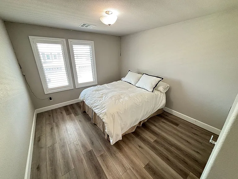 11194 Formosa Springs Ct — Photo 28
