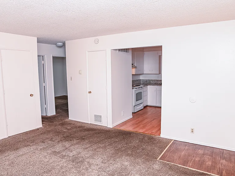 145 Michelle Dr #4 — Photo 2