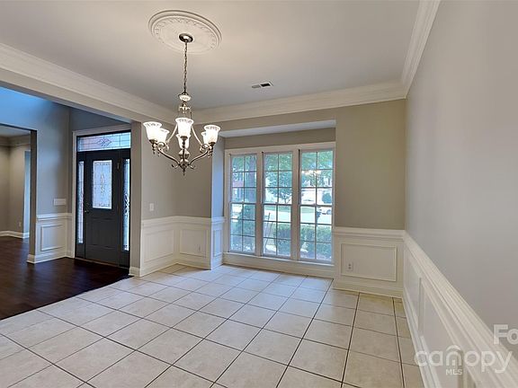 3rd image of 4404 Red Holly Ct
