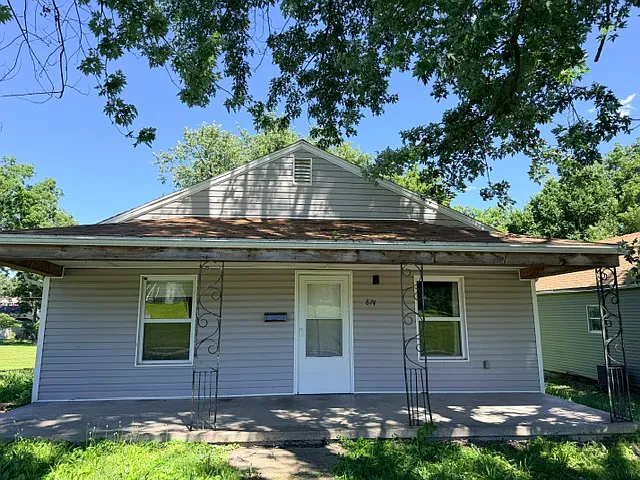 874 S Lafayette Ave — Photo 1