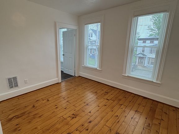 5th image of 1121 Taylor Ave #4
