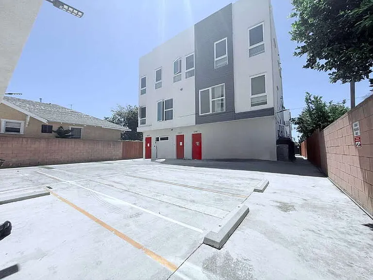 1258 Leighton Ave #B — Photo 1