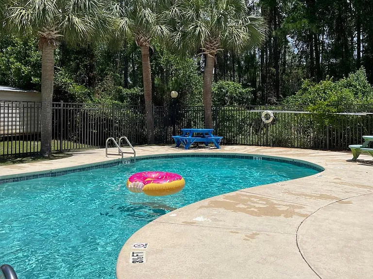 Community pool