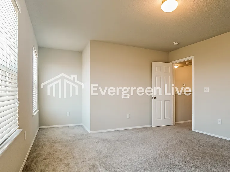 2807 Sebright Ave — Photo 2