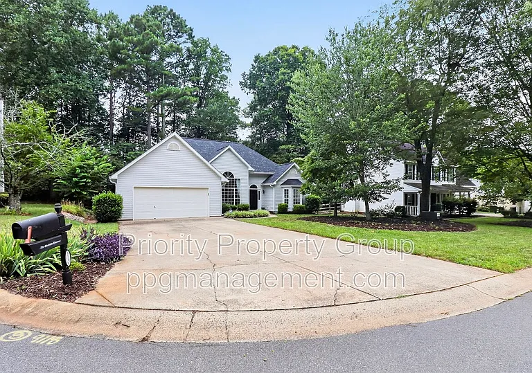 9118 Pine Springs Ct — Photo 40