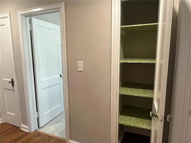 1192 Kingsley Cir NE — Photo 16