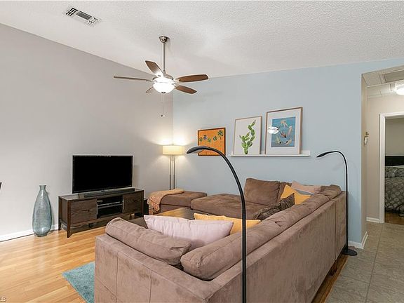 3rd image of 15534 Crystal Lake Dr