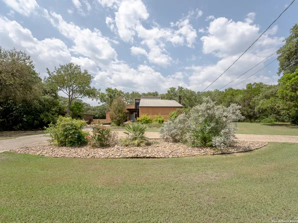 10917 PARRIGIN RD, Helotes, TX 78023
