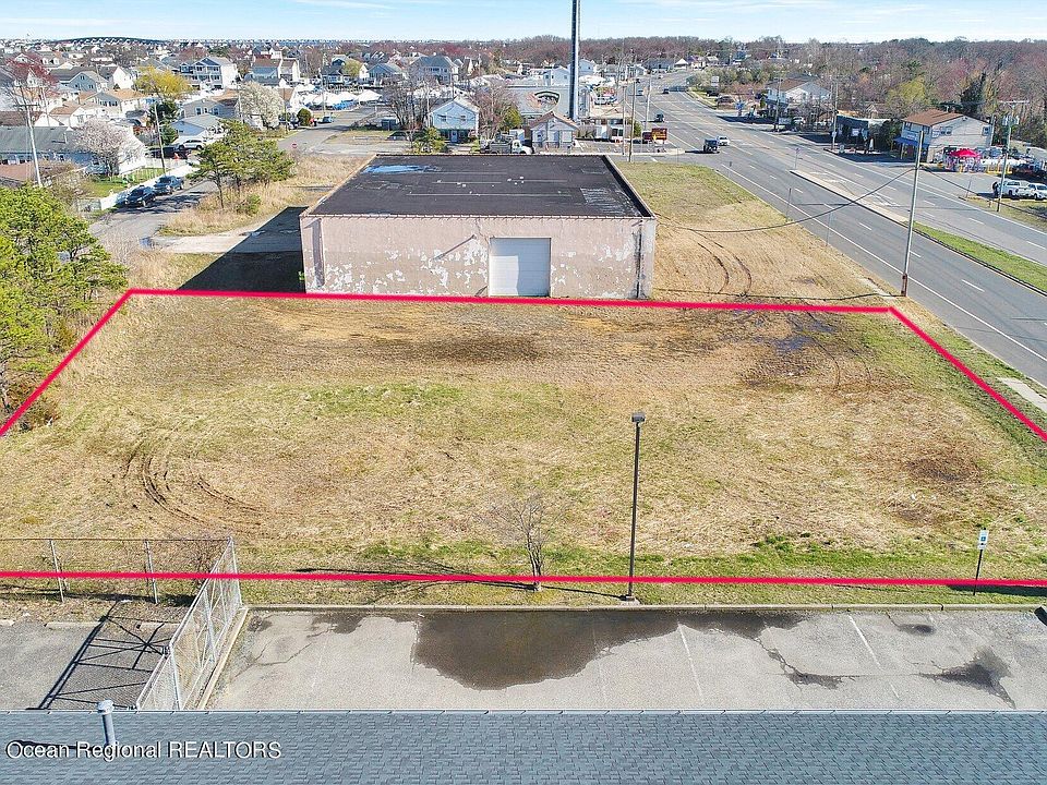 1st image of 663 Fischer Boulevard