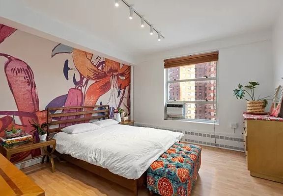 3rd image of 70 La Salle St APT 4C