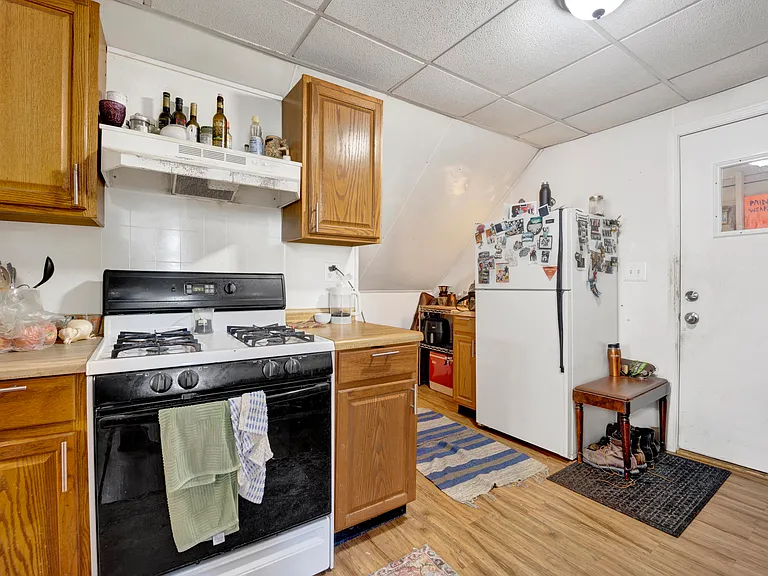 2919 N Seeley Ave #CH2 — Photo 8