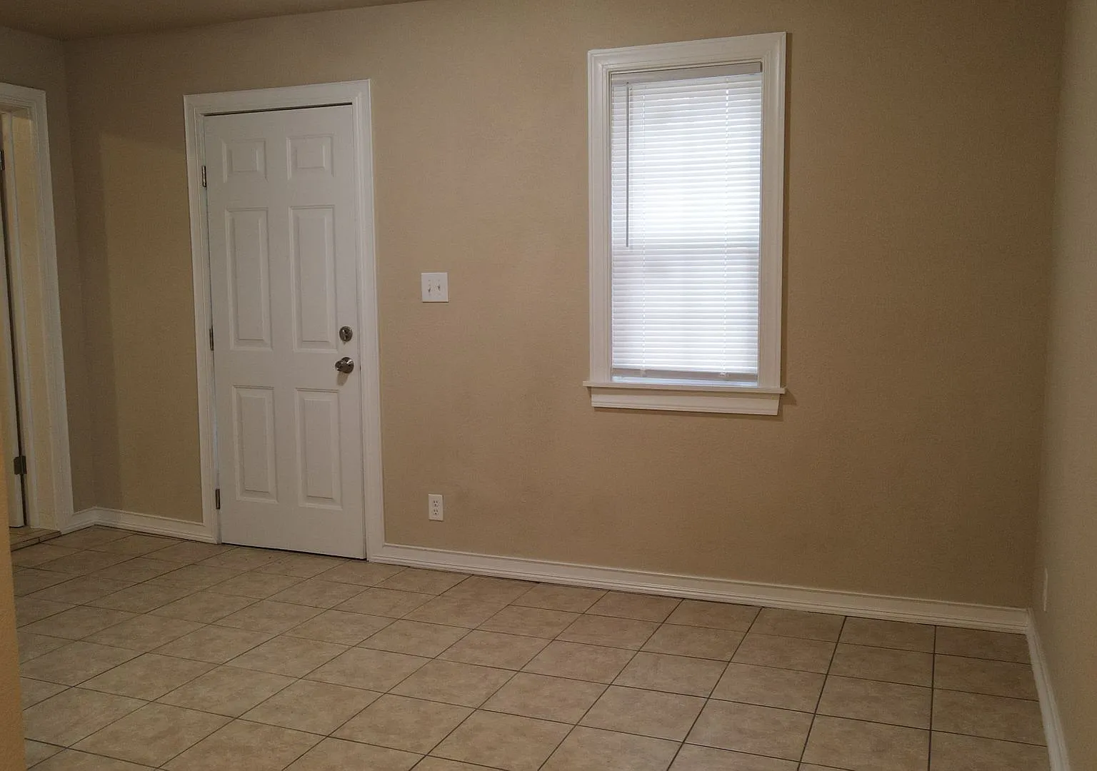 213 W. Seneca — Photo 2