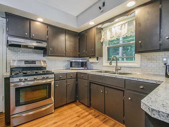 5th image of 5594 Coit Ave NE