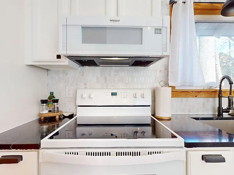 700 Method Rd — Photo 11