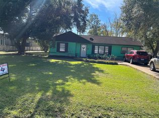 329 N Live Oak St, Blessing, TX 77419