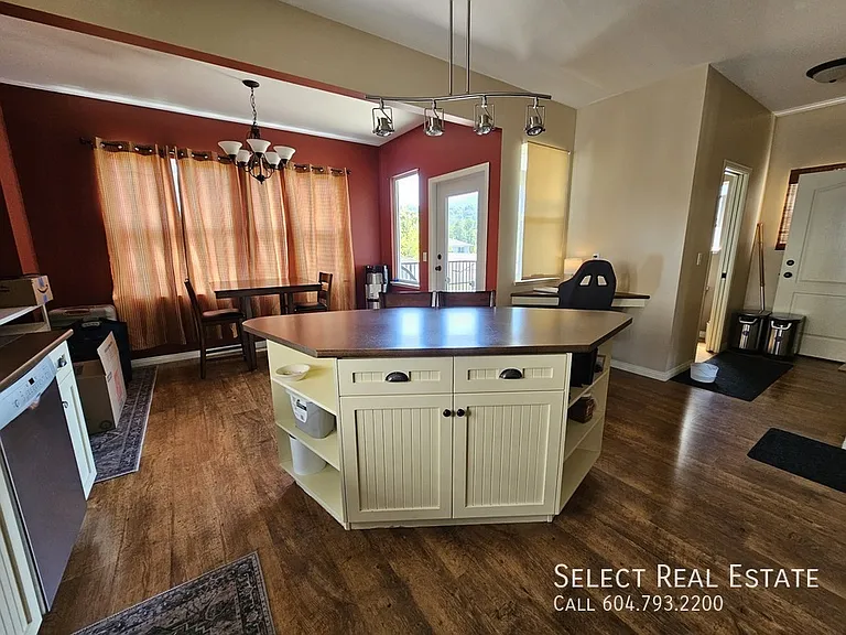 36220 Shadbolt Ave — Photo 10