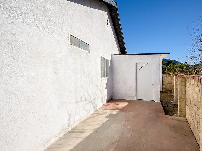 13945 Breger Ave — Photo 39