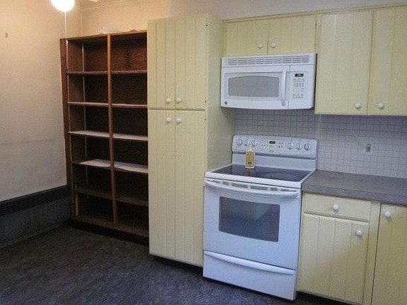 Kitchen with newer appliances
