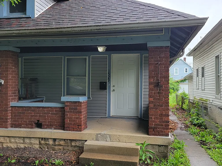 1527 S State Ave — Photo 1