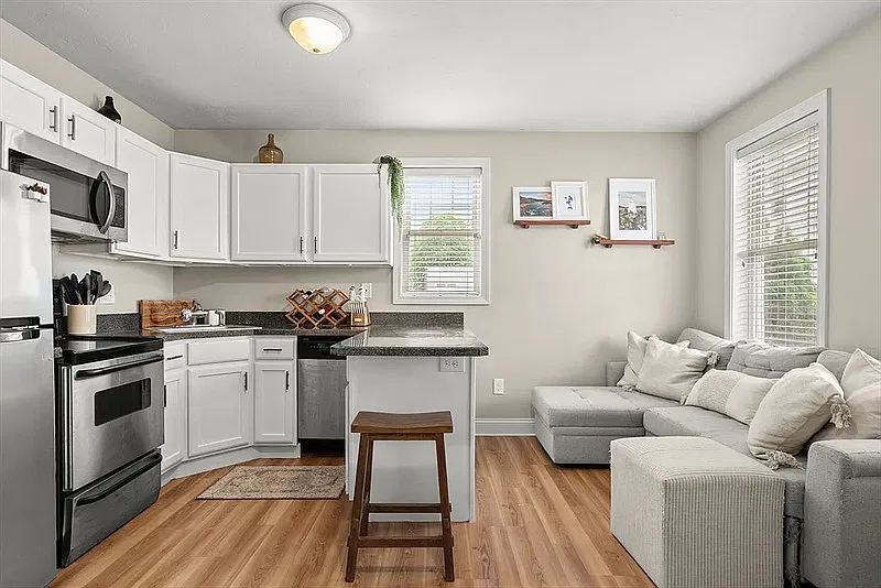 1 bed, 1.0 bath, 498 sqft, $1,650 — Photo 4