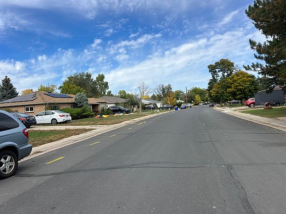 4th image of 1027 Troy St