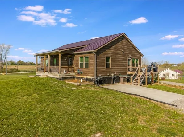 13637 166th St, Bonner Springs, KS 66012