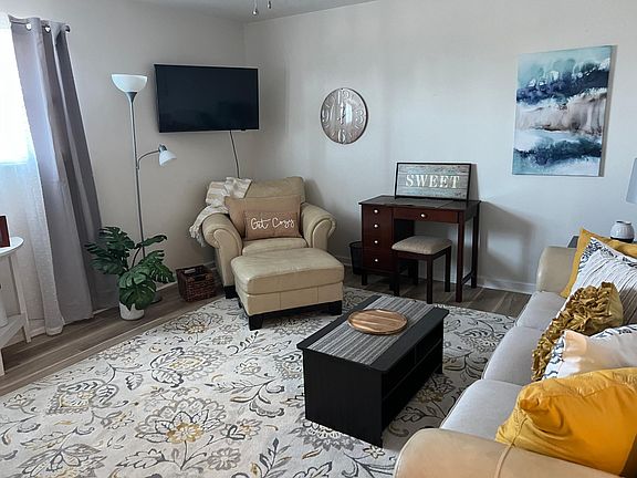 2nd image of 501 Walnut Ave SE #0