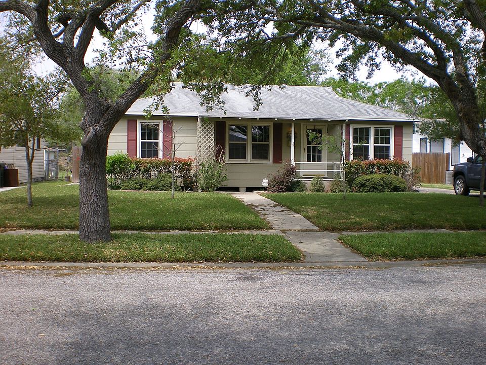 1st image of 646 McClendon St