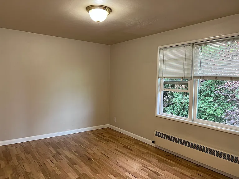 5243 22nd Ave NE #6 — Photo 4