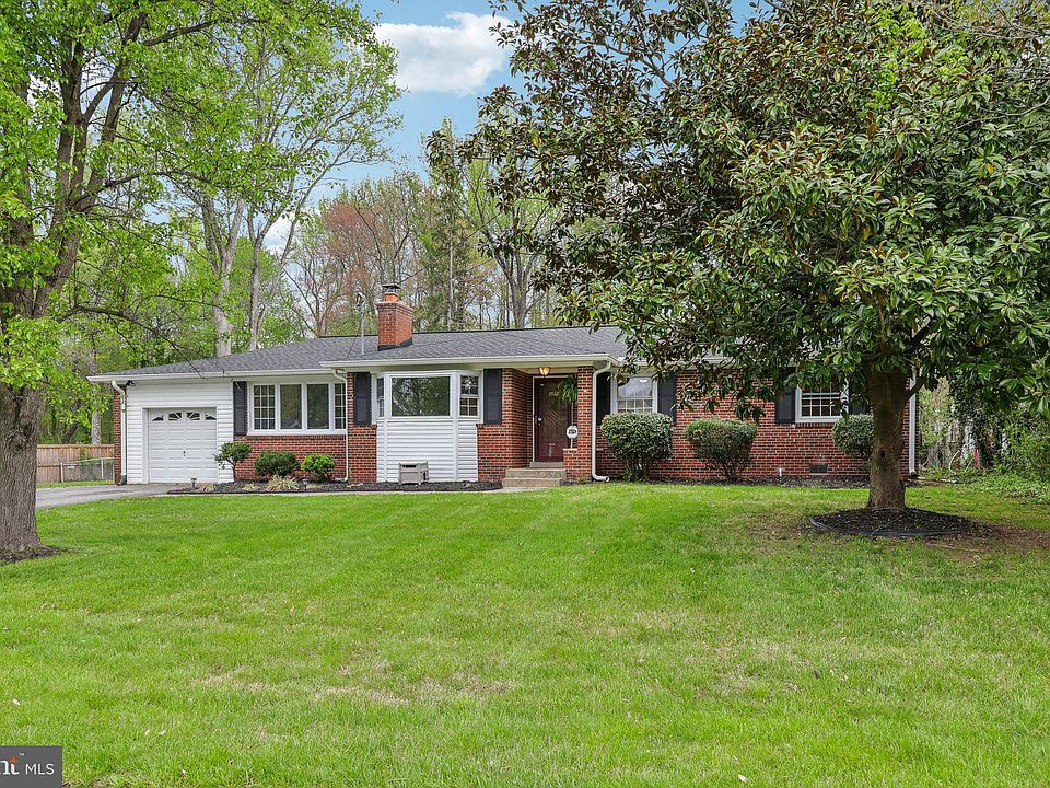 1st image of 9532 Sherwood Dr