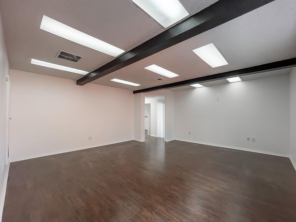 1st image of 116 S Meridian Suite C