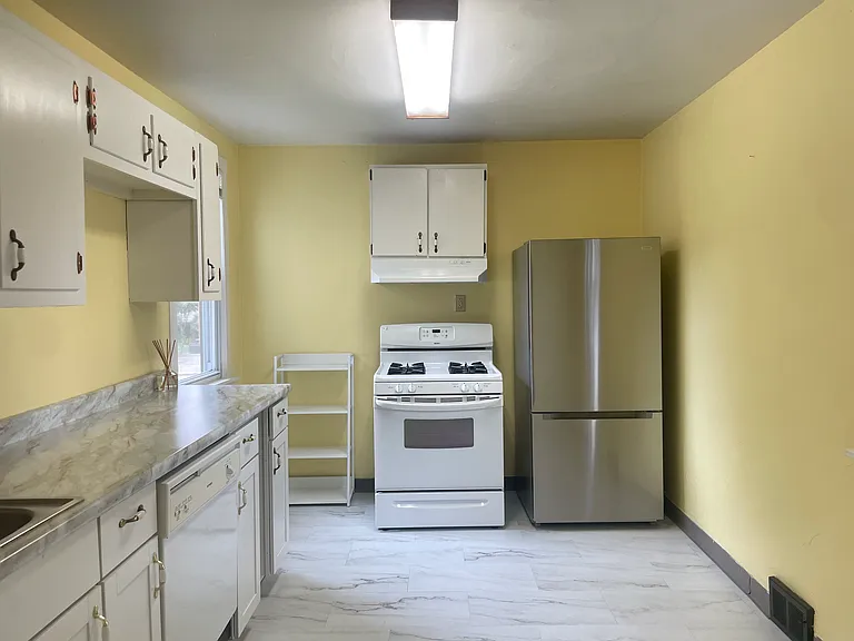 133 2nd St #1 — Photo 4