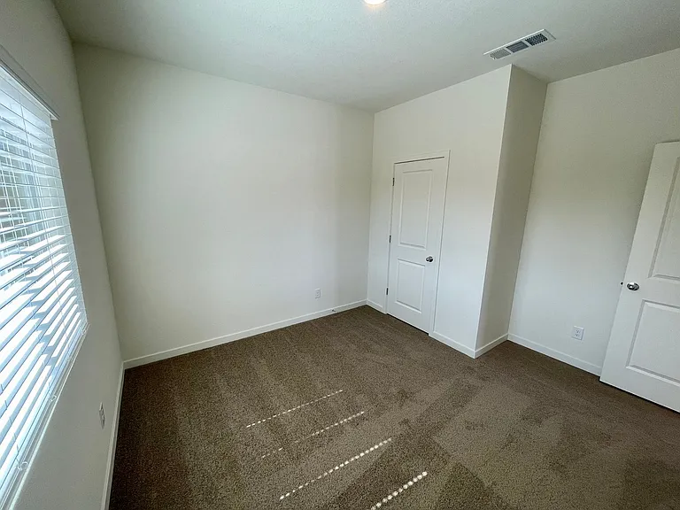 754 Tamarack Ct — Photo 24