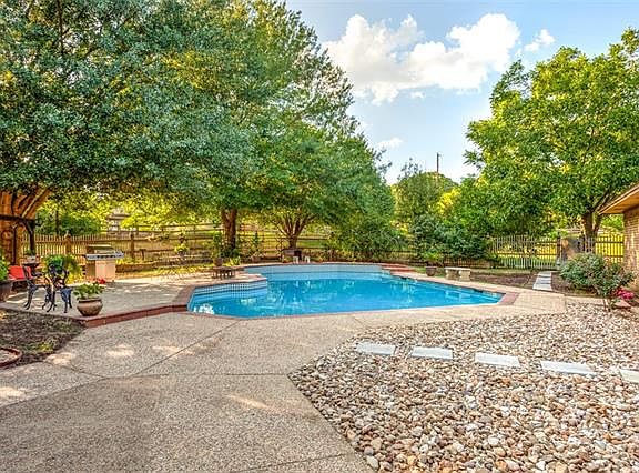 4th image of 601 Valle Vista Ct
