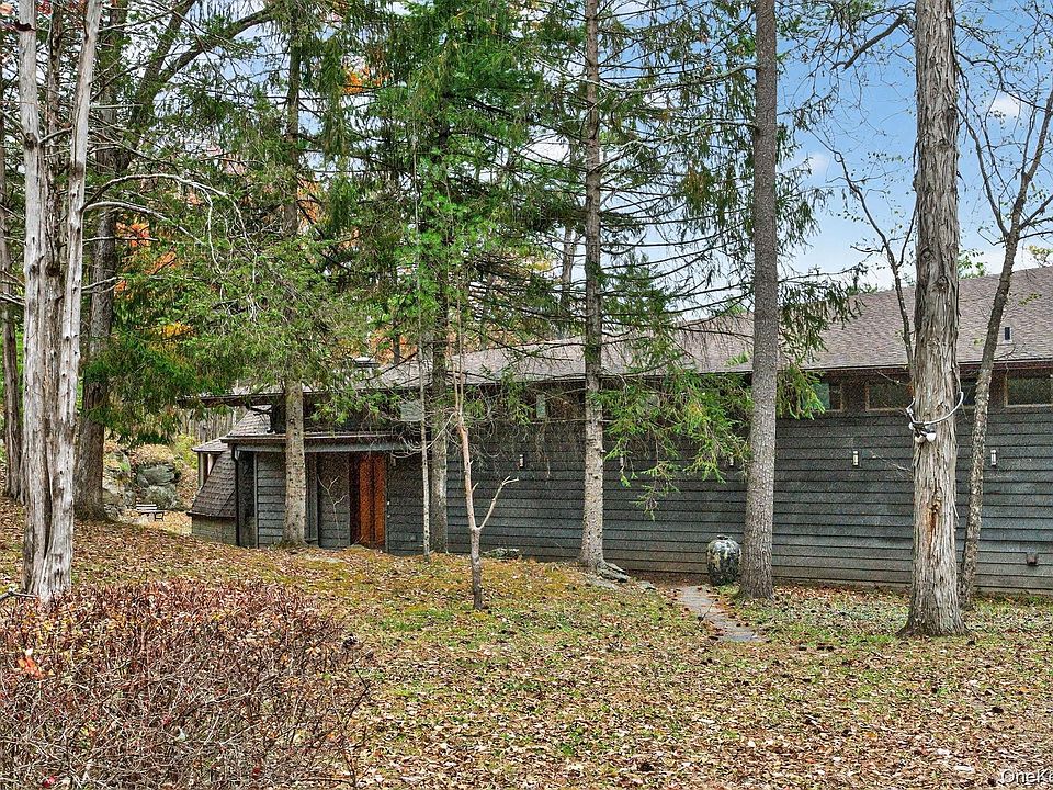 1st image of 106 Mountain Laurel Lane
