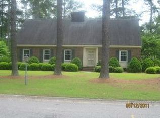 1303 Dunbar Dr, Laurinburg, NC 28352