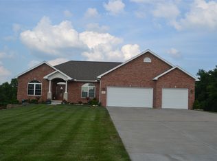 605 S Cummings Ln, Washington, IL