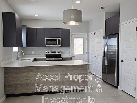 3rd image of 822 N Abbey Ave #2