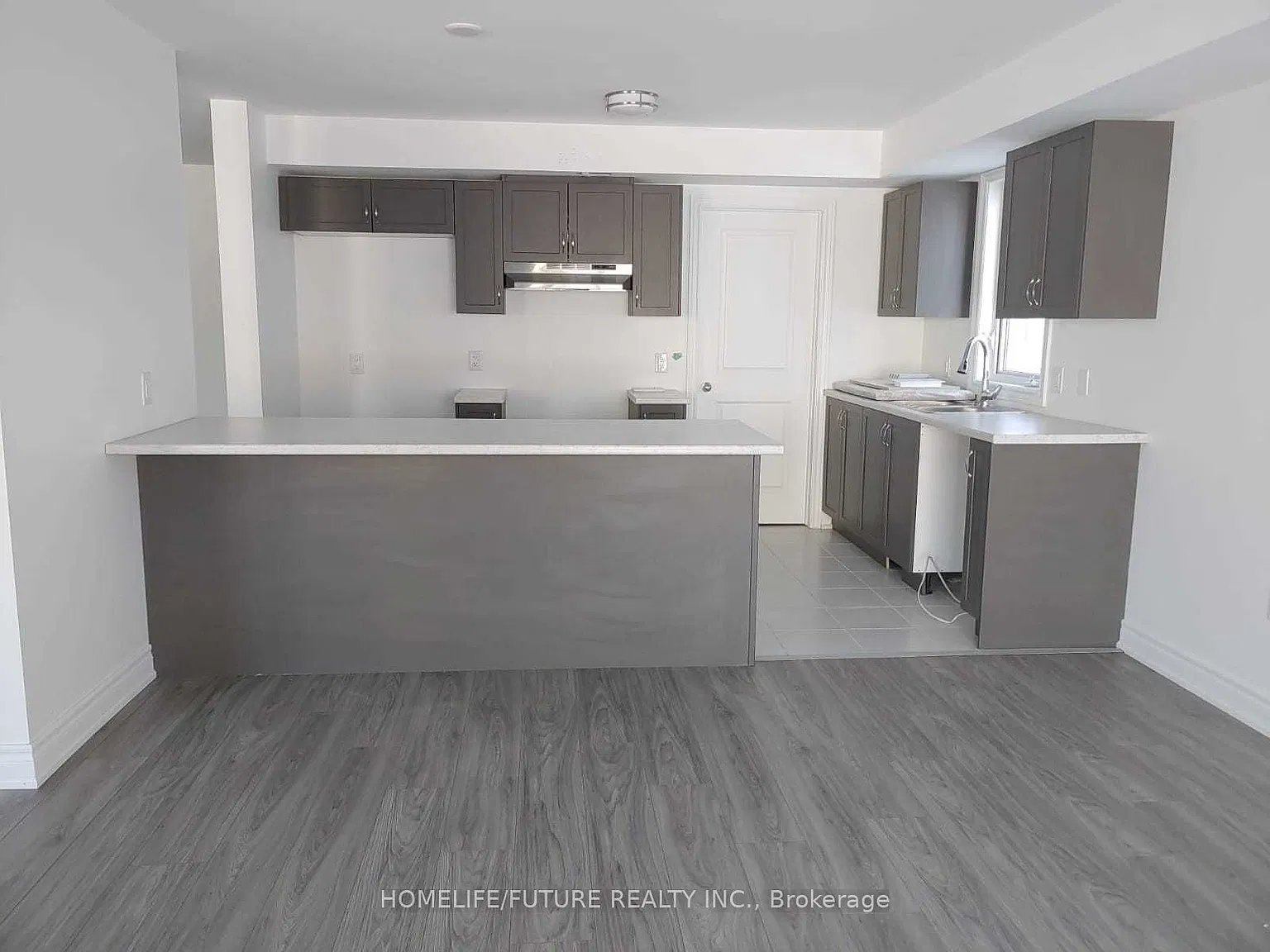 4 bed, $2,850 — Photo 4