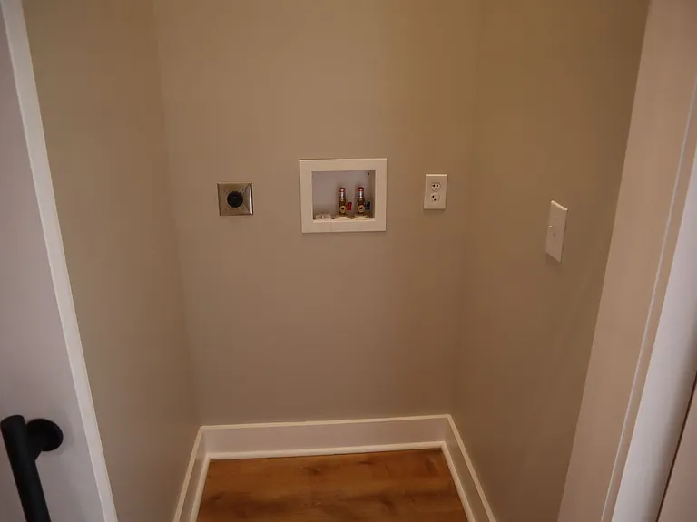 128 N Water Ave — Photo 27