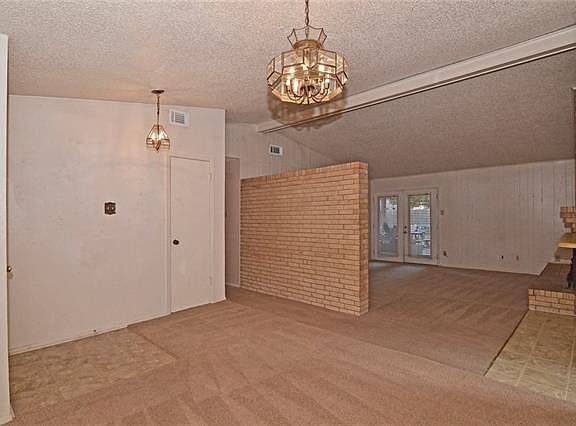 3rd image of 2154 Village Crest Dr