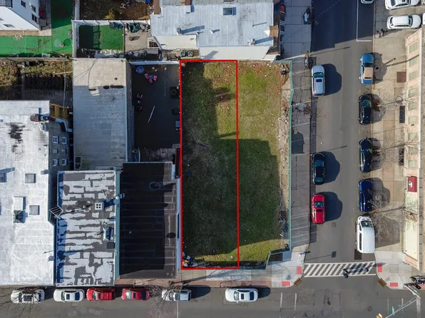 793 Broadway image 1 of 3