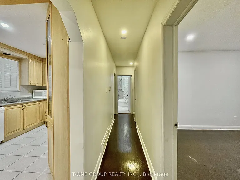 14 Madawaska Ave #MAIN — Photo 11