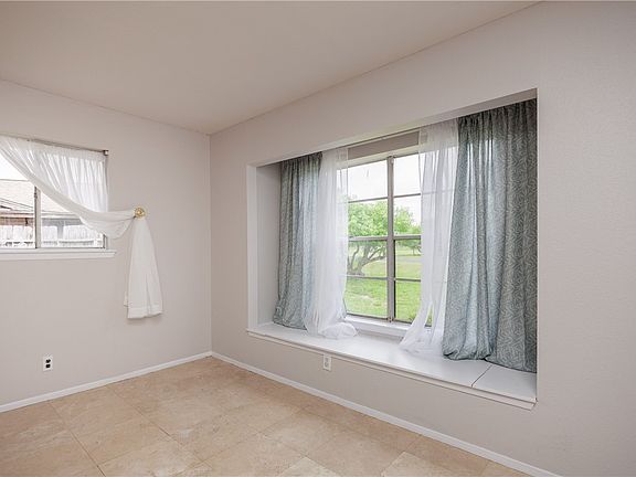 3rd image of 6993 Lake View Dr