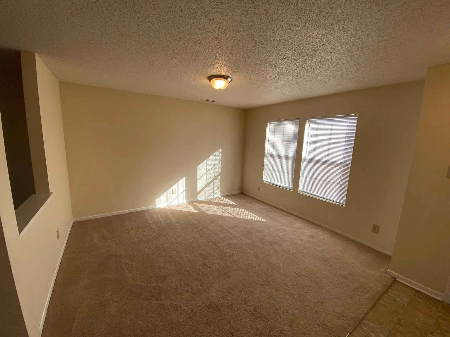 2836 Barnes Ct — Photo 2